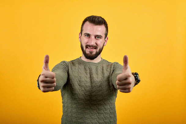 19 نشانه از عاشق شدن مردان و پسران مغرور